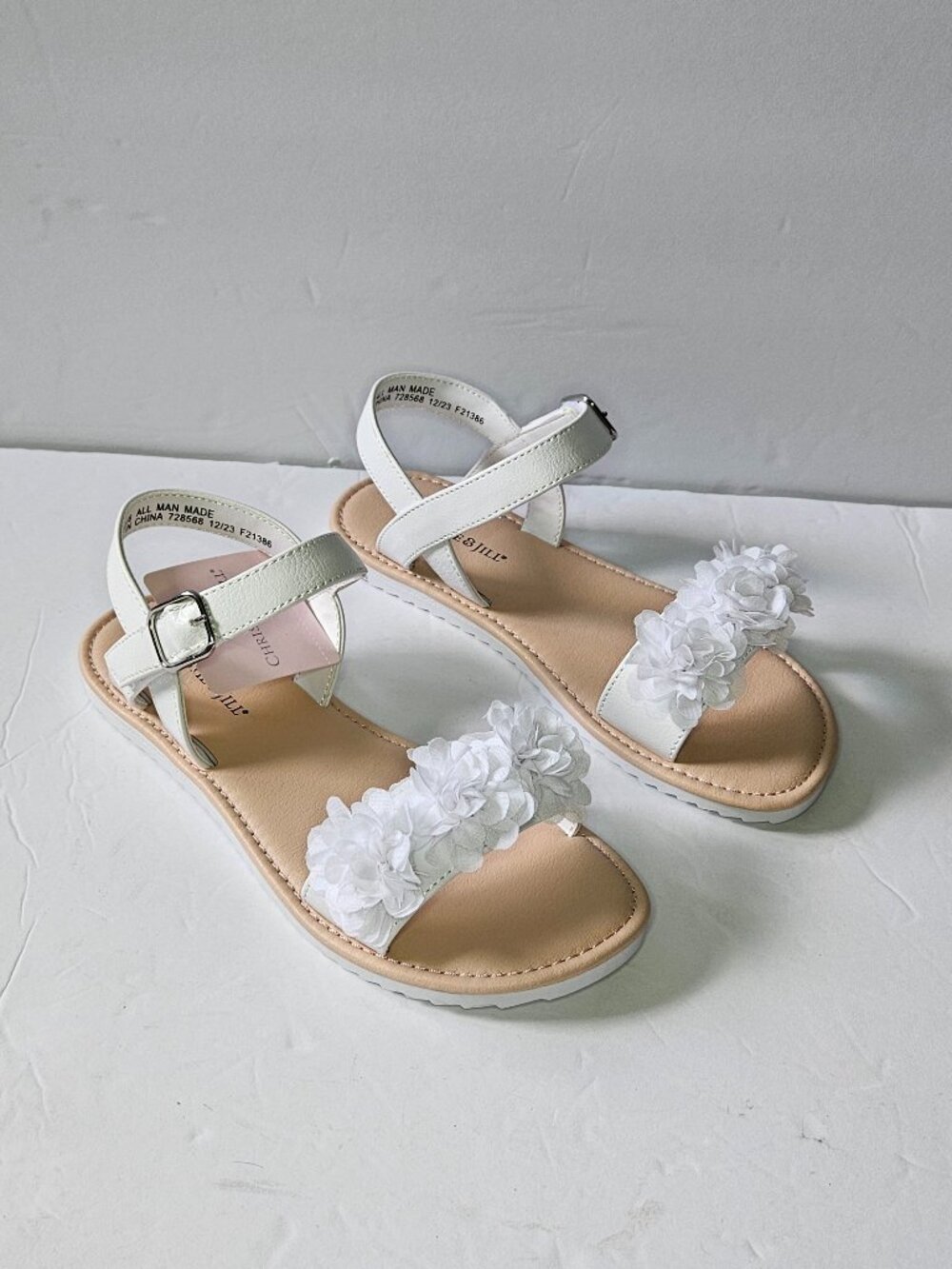 Christie & Jill Ava White Floral Strap Kids Sandals Size 2